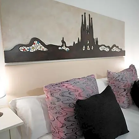 Petit Hotel 2*